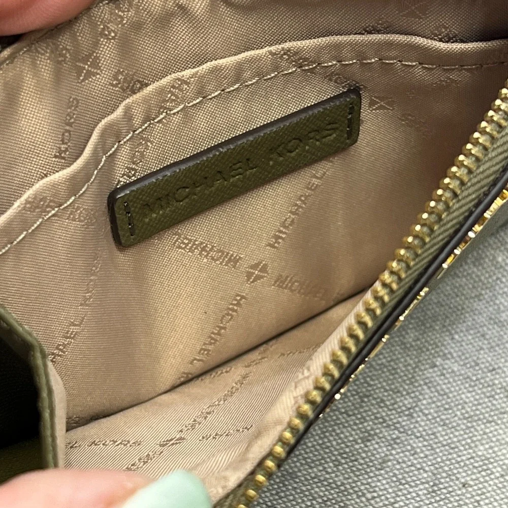 Michael Kors Jet Set Travel Small Coin Pouch ID Key Holder Wallet Olive EUC